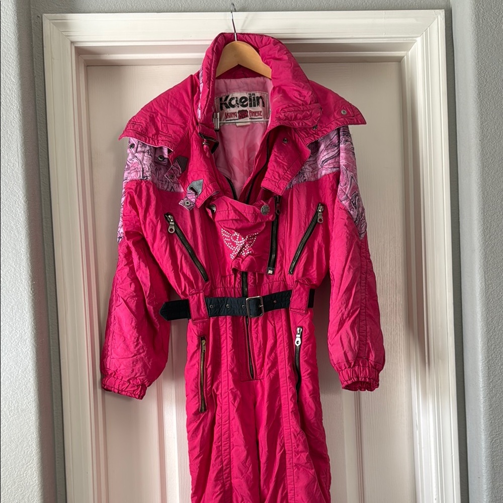 Vintage Kaelin women’s magenta pink ski suit size medium/large